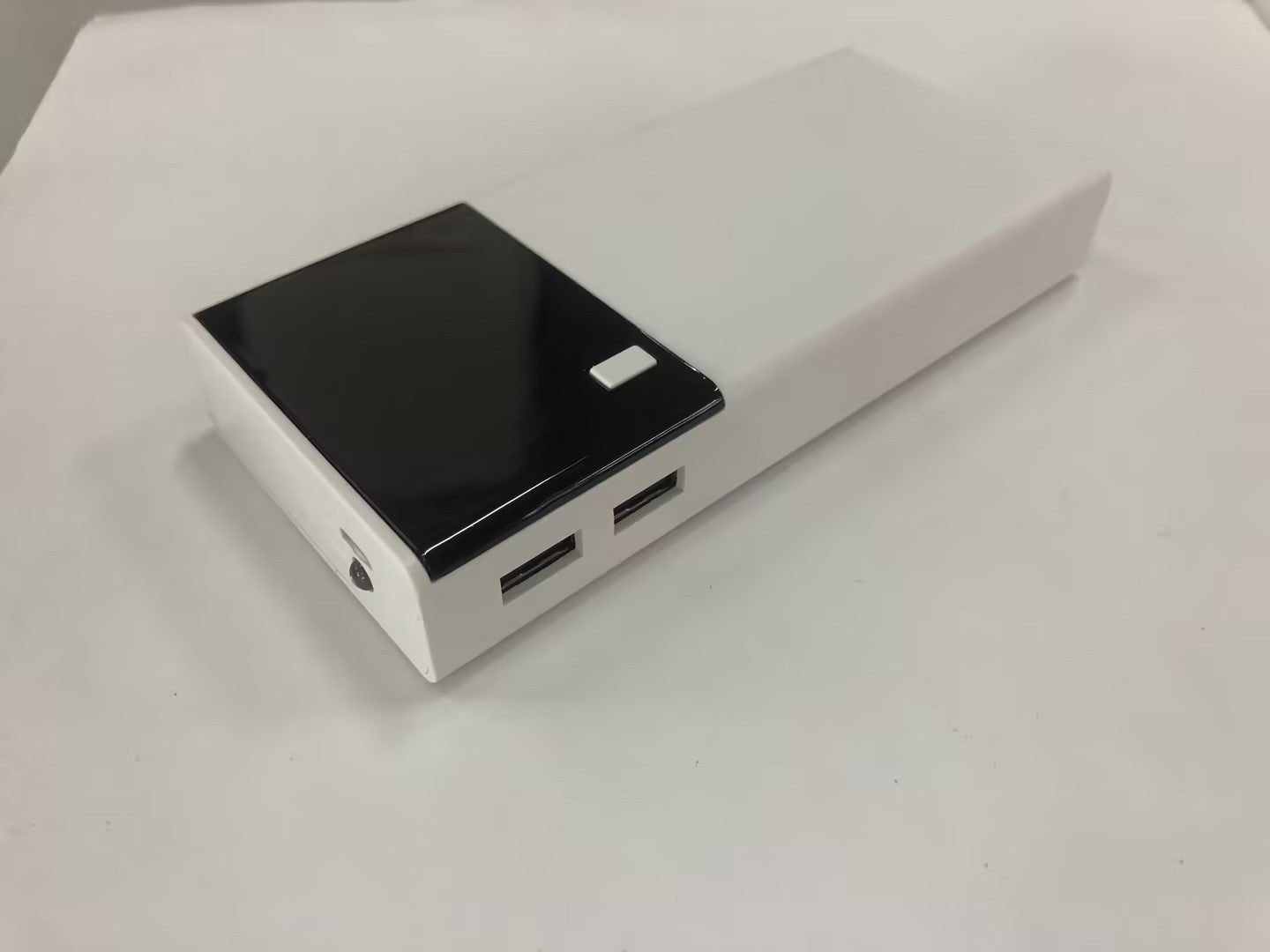 Portable Power Bank – Reliable, Compact & Efficient Charging!